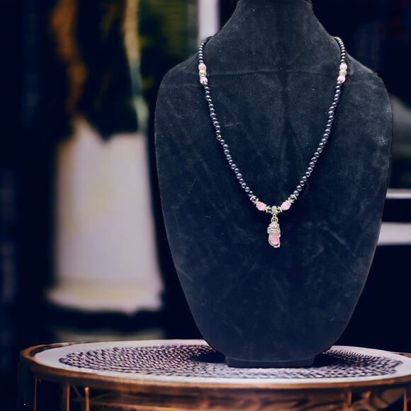 Vintage Style Pink Quartz & Blue Bead Necklace with Lucky Cat Pendant Charm - Picture 11 of 11